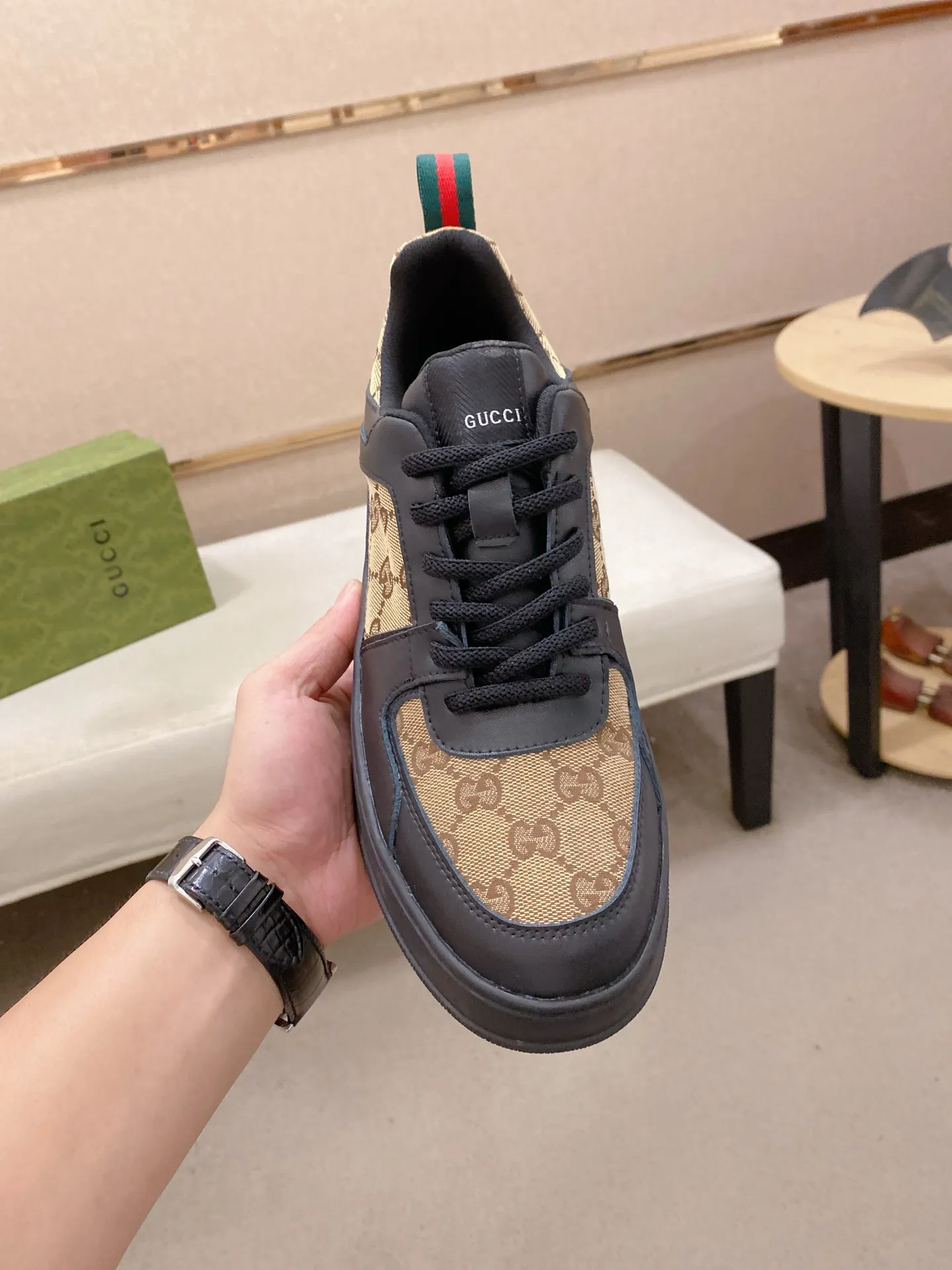 Men's clothing and shoes💰:420💰 (GUCCI) The latest model from the official website🎁🎁Casual and fashionable men's shoes👟, hot style💥The version is simple and elegant, exclusive for trendy men. The unique latest brand elements from the official website👑Original Gucci decoration, fashionable and generous, the fabric is original cowhide ✅Mesh breathable lining, the official website specifies wear-resistant casual outsole, the classic model is taken in kind at the counter🎬38-44 (can be customized for 45 non-refundable)